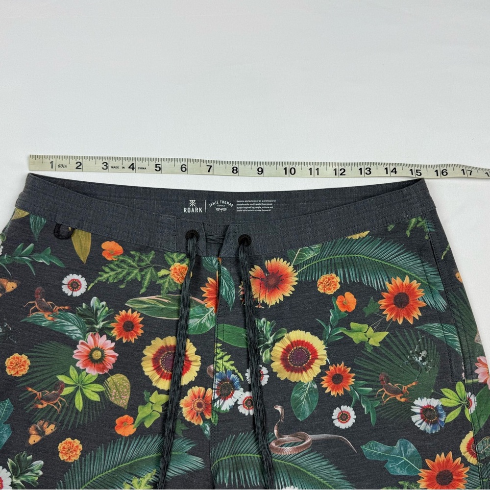 Roark Jamie Thomas Mens Chiller Board Shorts Sz 30 Floral AOP Snakes Scorpion A8 - Picture 7 of 9